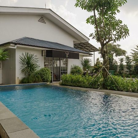 RedDoorz Plus near Exit Toll Puncak 2 Bogor Dış mekan fotoğraf